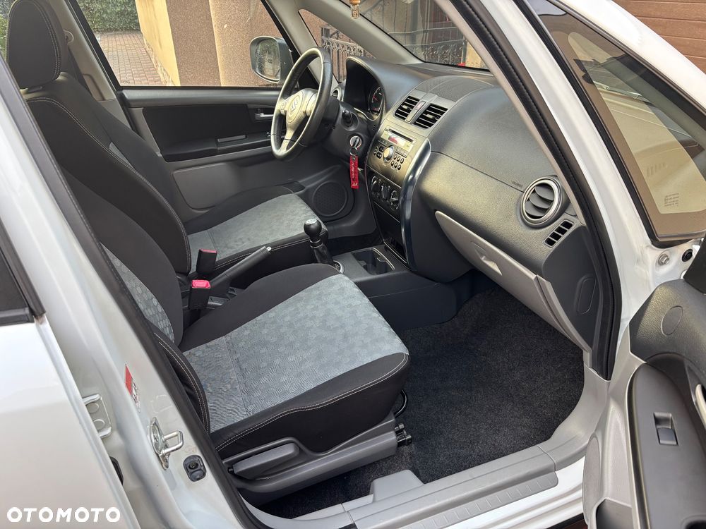 Suzuki SX4 1.6 VVT 4x4 Comfort - 9