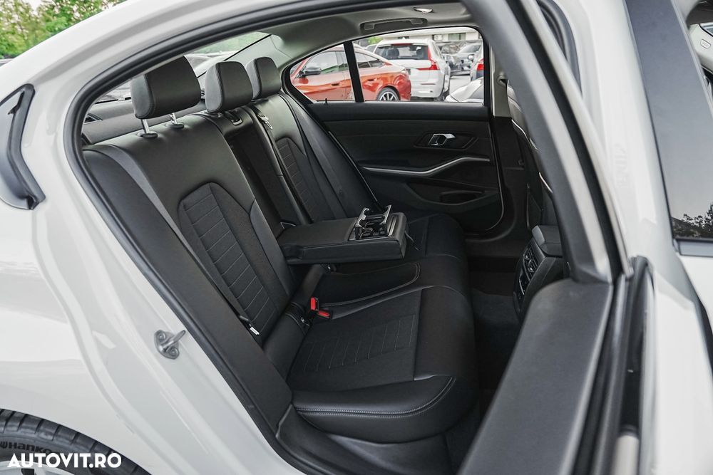 BMW Seria 3 320e Aut. Luxury Line - 23