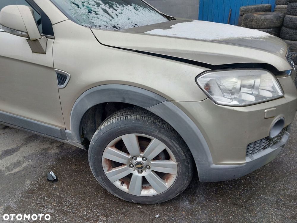 Chevrolet captiva 2.0 2010 r Błotnik przód prawy