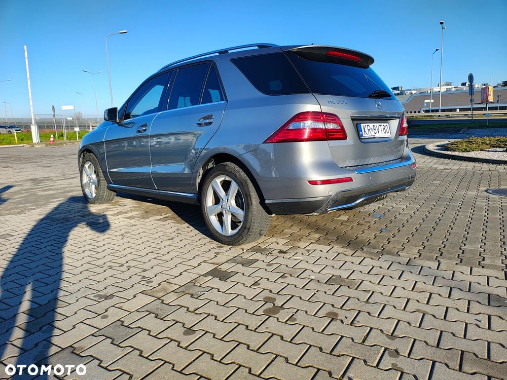 Mercedes-Benz ML 350 BlueTEC 4-Matic - 10