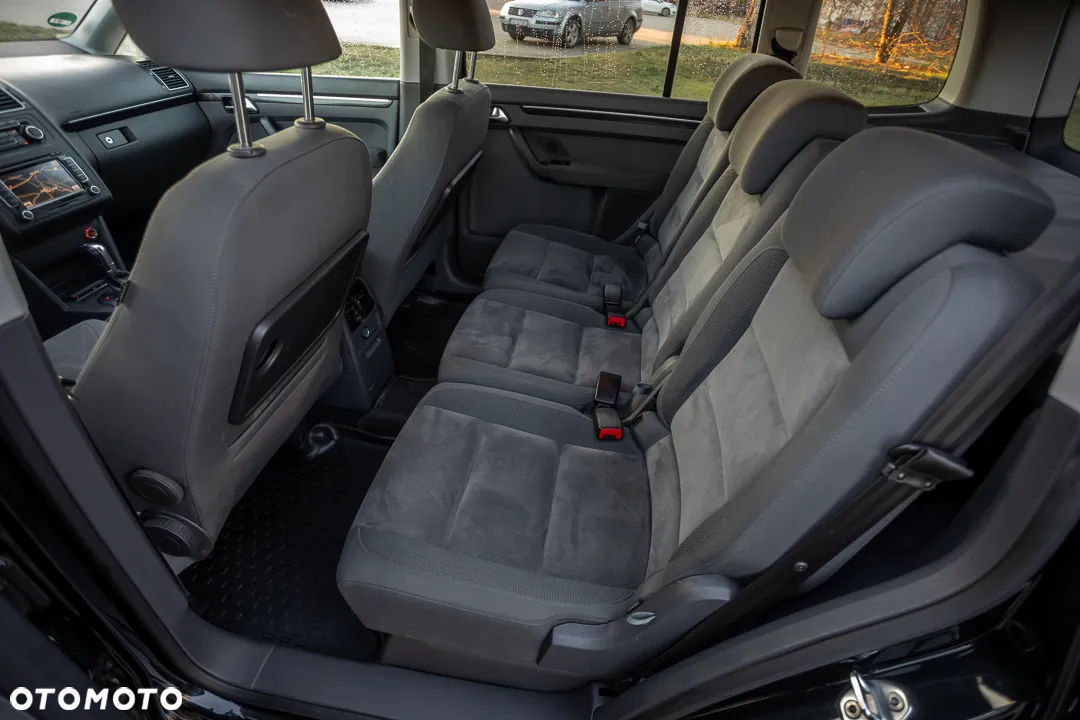 Volkswagen Touran 2.0 TDI DPF DSG Highline - 19