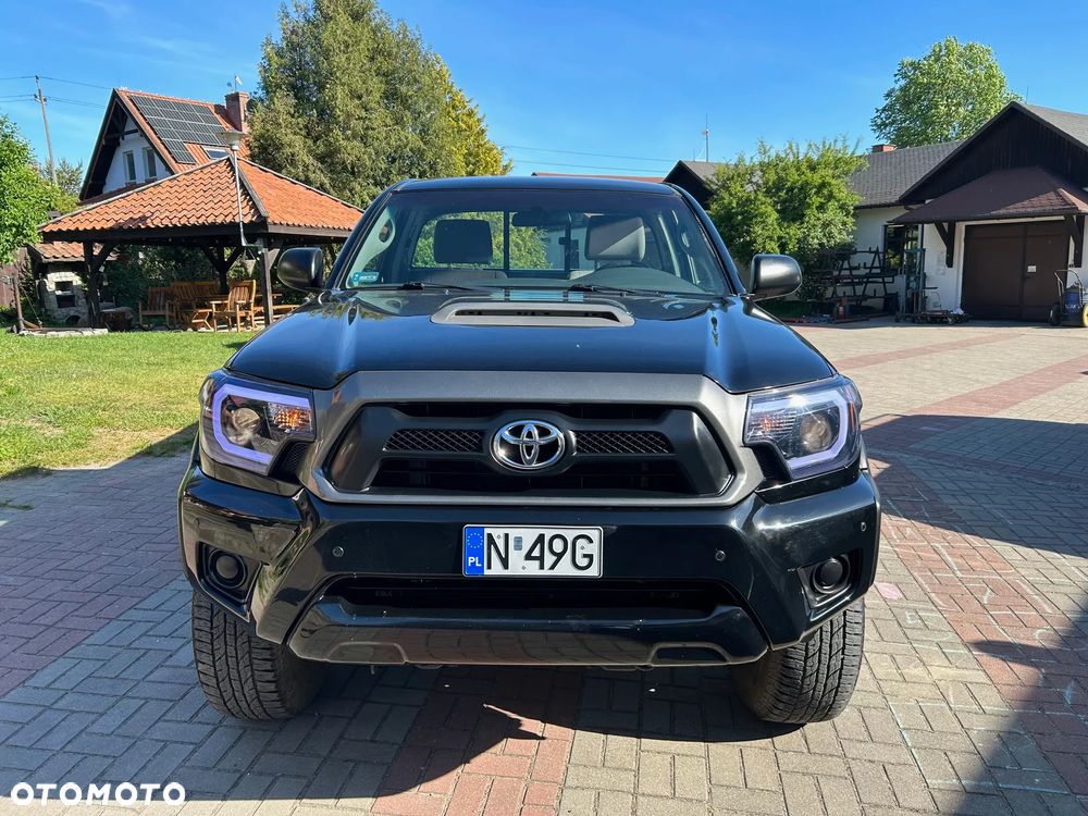 Toyota TACOMA - 2