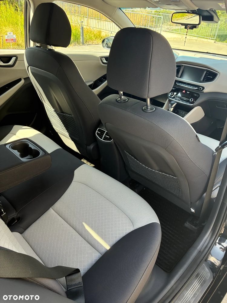 Hyundai IONIQ Hybrid Business - 10