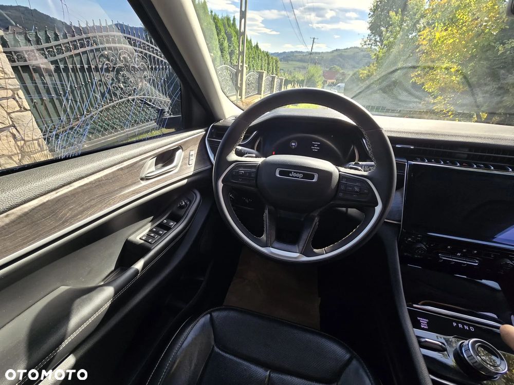 Jeep Grand Cherokee - 11