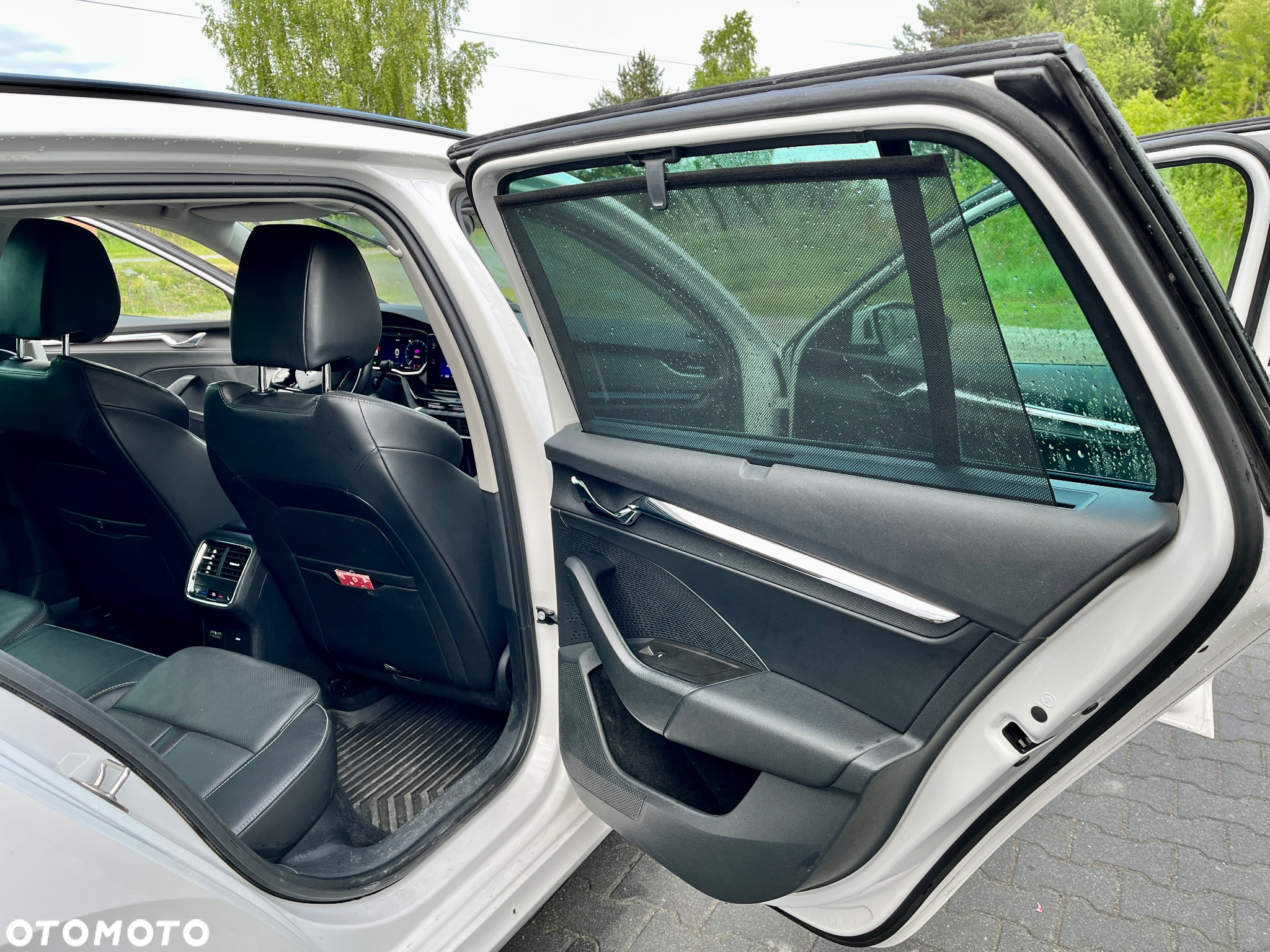 Skoda Octavia Combi 2.0 TDI DSG Premium Edition - 12