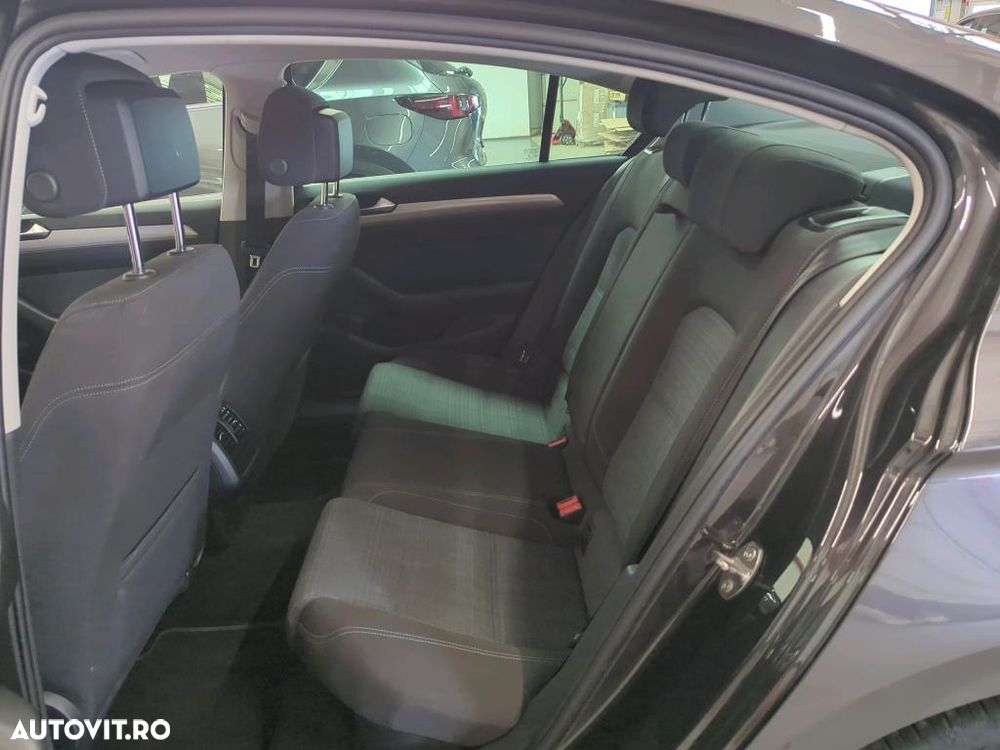 Volkswagen Passat 2.0 TDI DSG Comfortline - 8