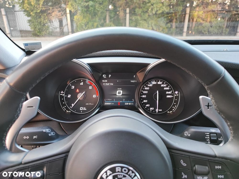 Alfa Romeo Giulia 2.2 AT8 Super - 24