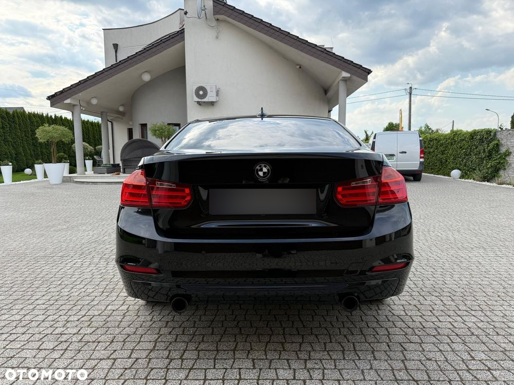 BMW Seria 3 335i Touring Sport Line - 14