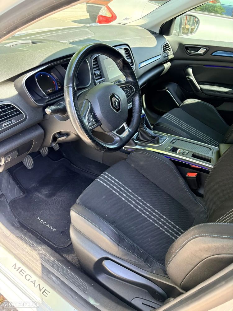 Renault Mégane Sport Tourer - 9