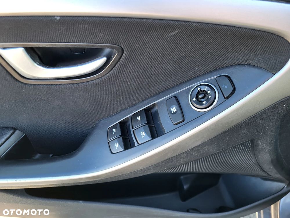 Hyundai i30 blue 1.6 CRDi Trend - 35