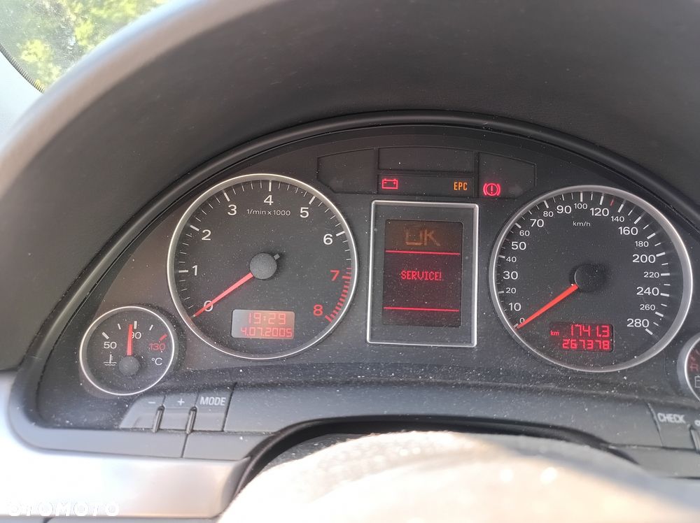 Audi A4 Limousine - 7