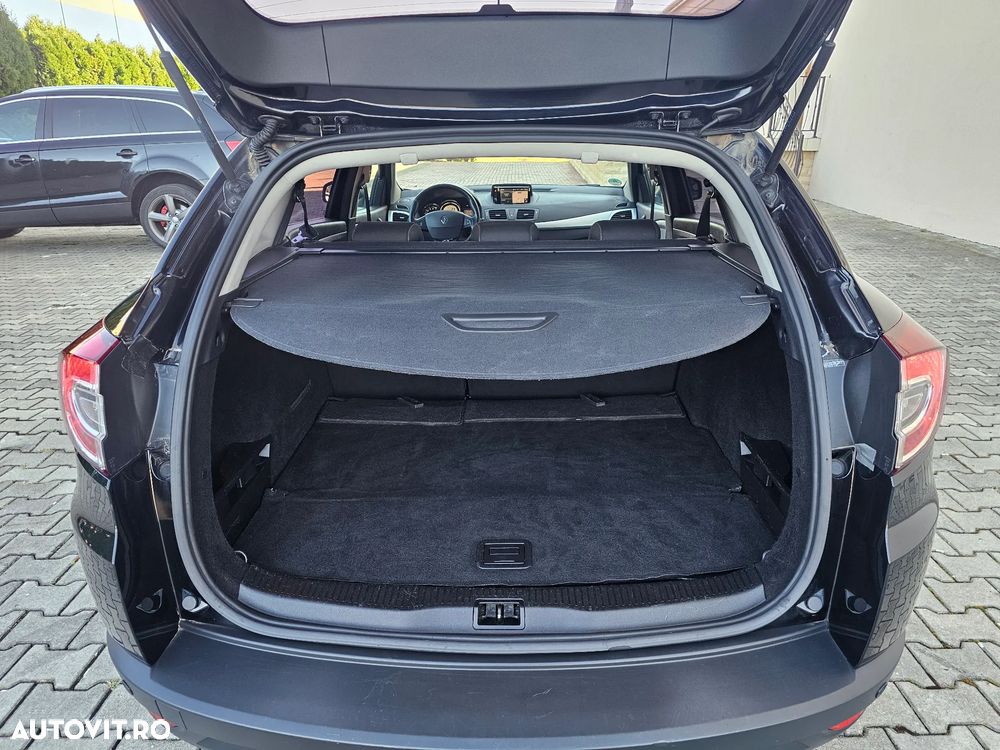 Renault Megane ENERGY TCe 130 BOSE EDITION - 19