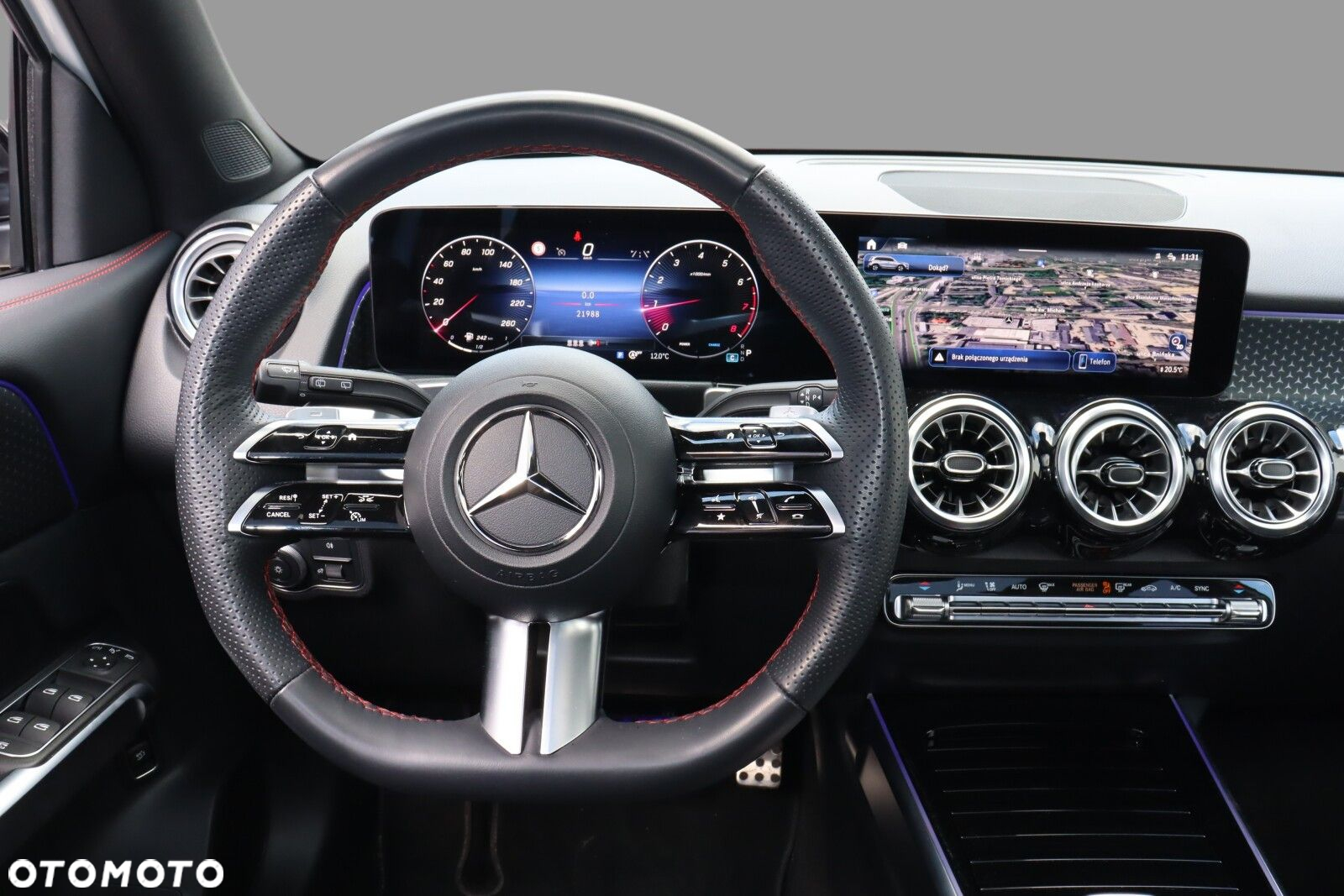 Mercedes-Benz GLB - 14