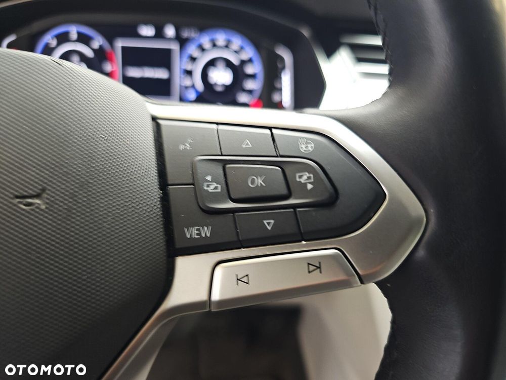Volkswagen Passat - 20