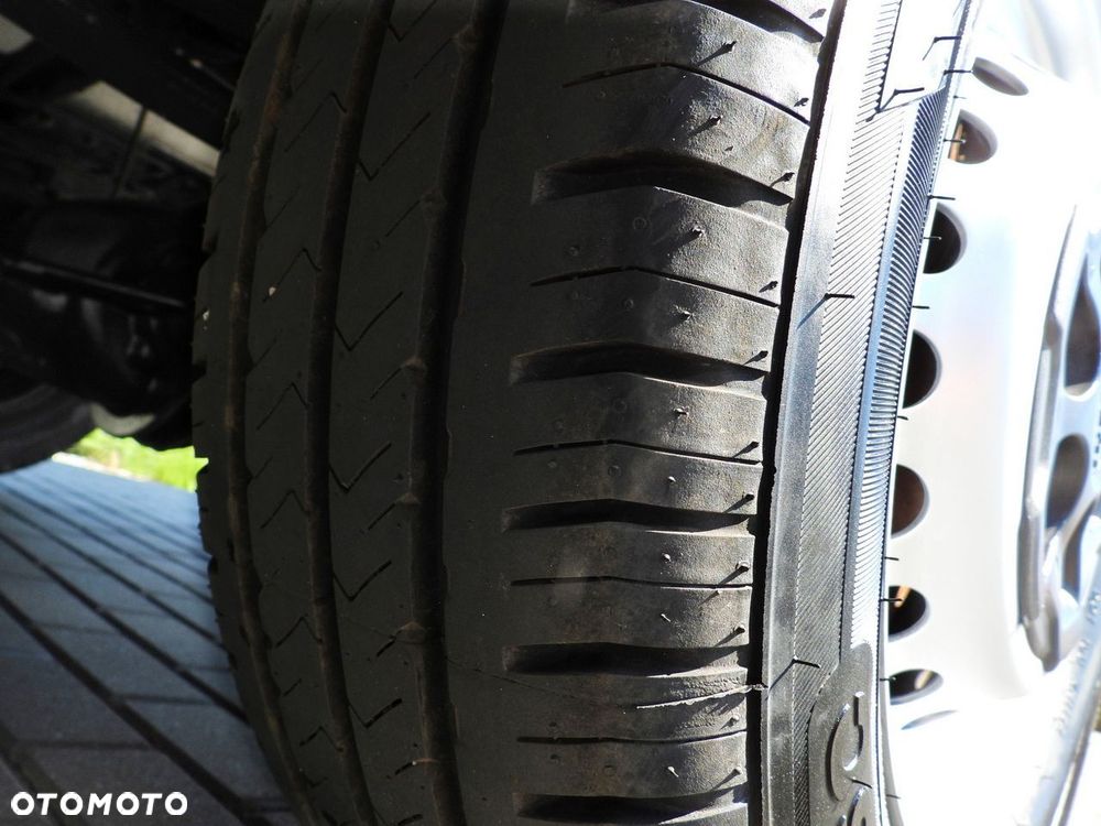 Iveco DAILY 35S18 PLANDEKA 8 PALET WEBASTO TEMPOMAT NAWIGACJA LEDY AUTOMAT HI-MATIC KLIMATYZACJA  180KM - 20