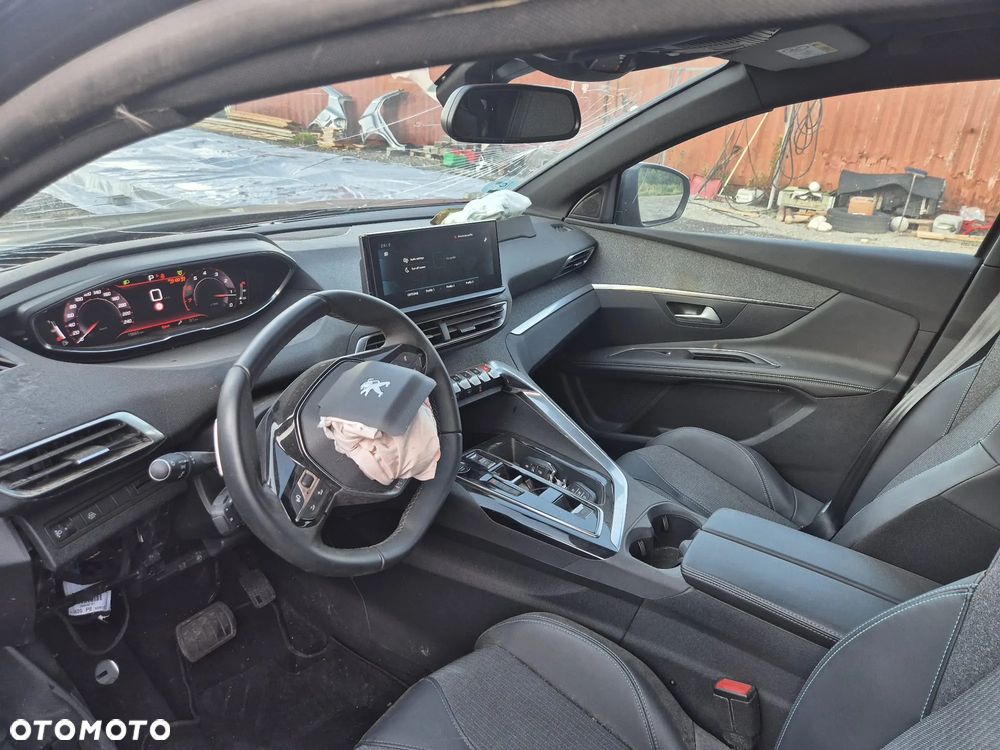 Peugeot 3008 1.2 PureTech Allure Pack S&S EAT8 - 26