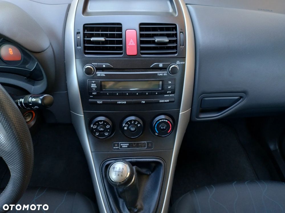 Toyota Auris 1.6 Club - 32