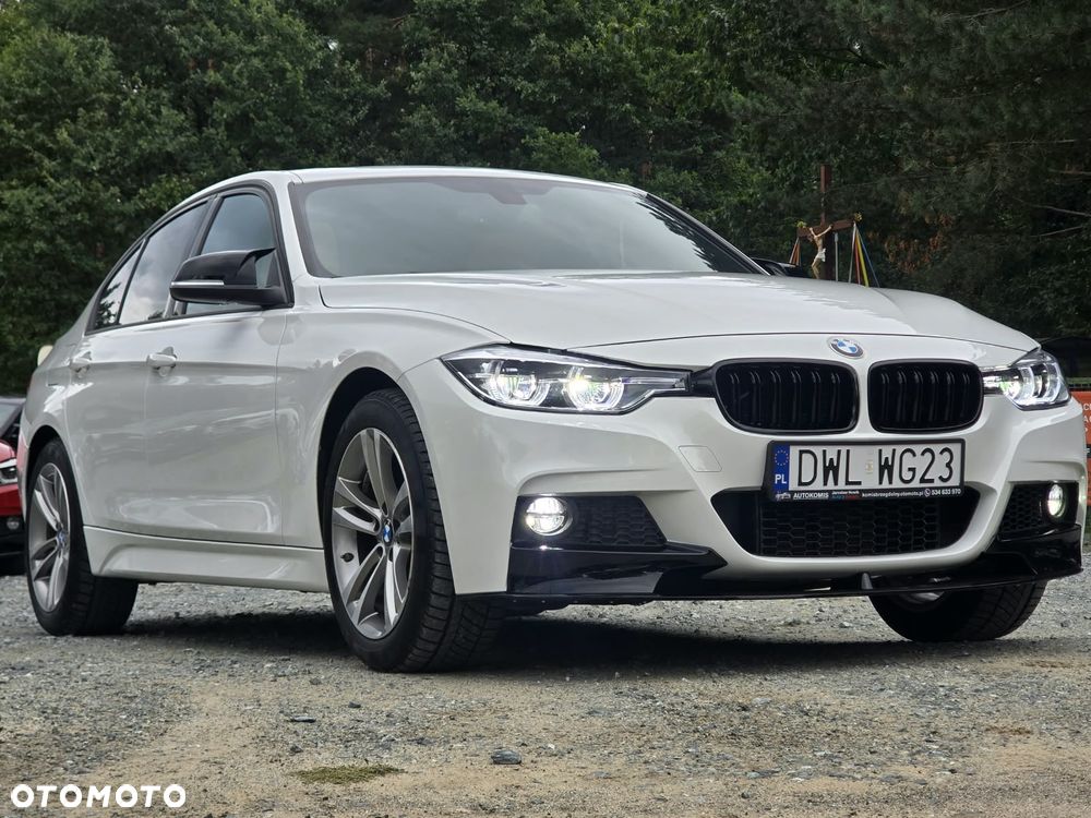 BMW Seria 3 330i - 36