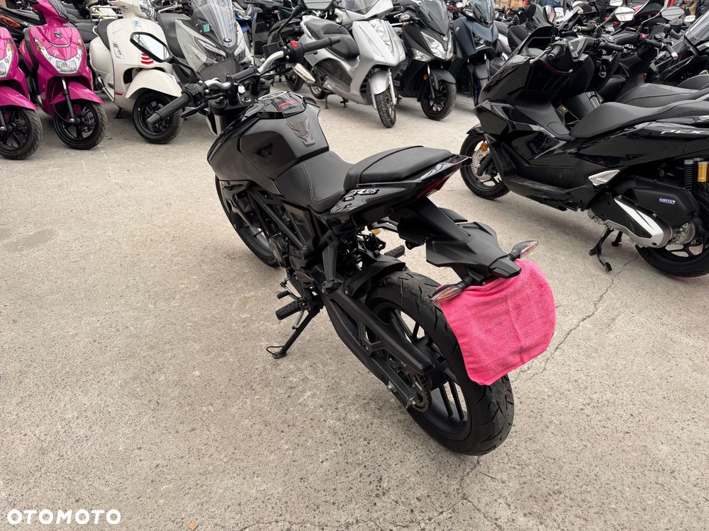 VOGE R125 - 5