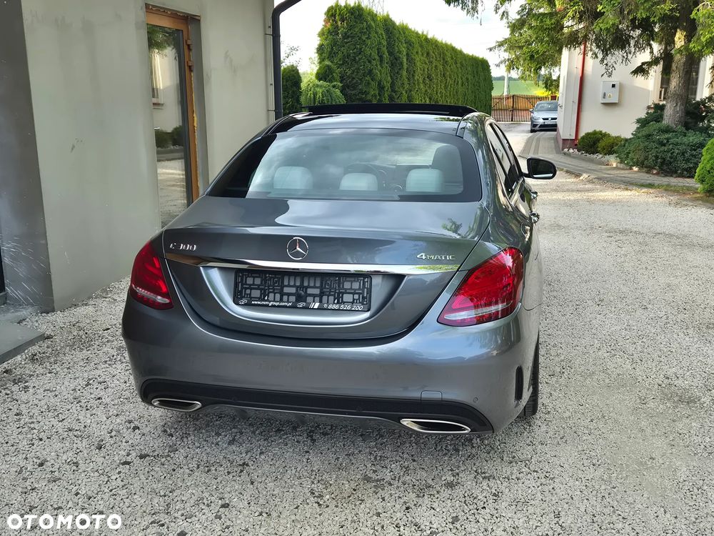 Mercedes-Benz Klasa C 300 7G-TRONIC AMG Line - 25