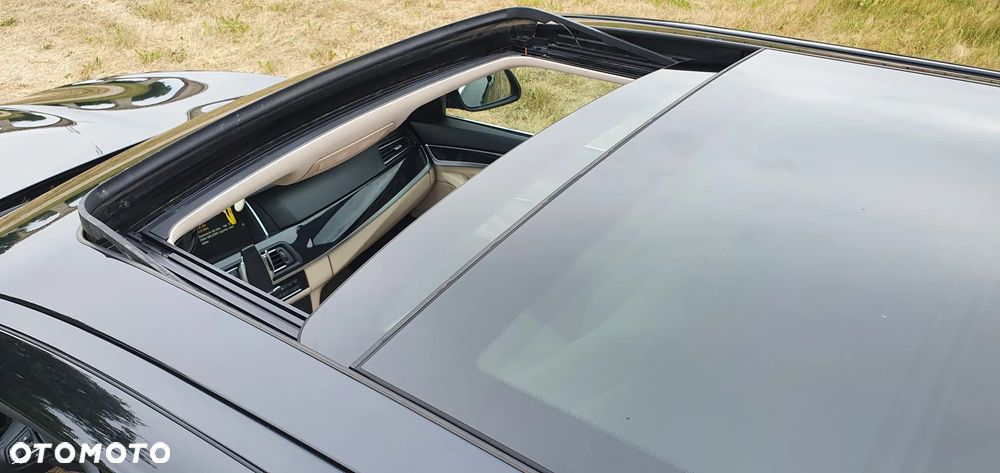 BMW Seria 5 520d xDrive - 12