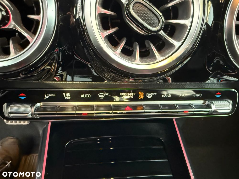 Mercedes-Benz GLA - 14