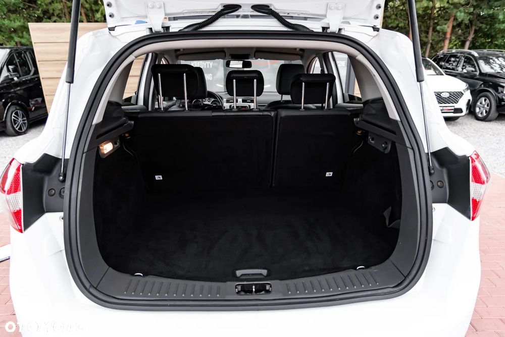 Ford Kuga 2.5 4x4 White Magic - 24