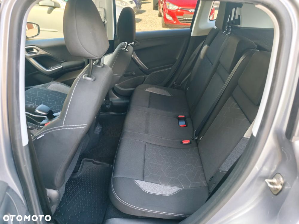 Peugeot 2008 1.6 BlueHDi Style - 21