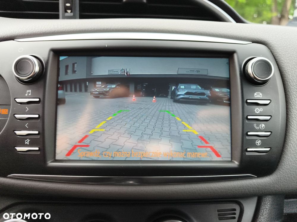 Toyota Yaris 1.5 Premium CVT - 19