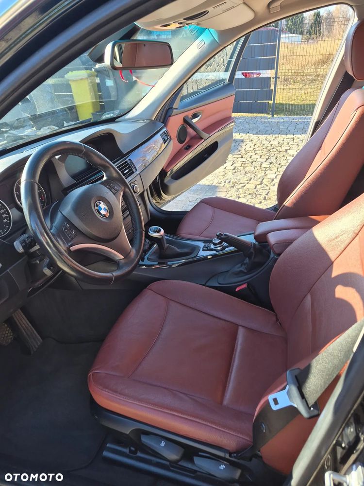 BMW Seria 3 318i Edition Exclusive - 21