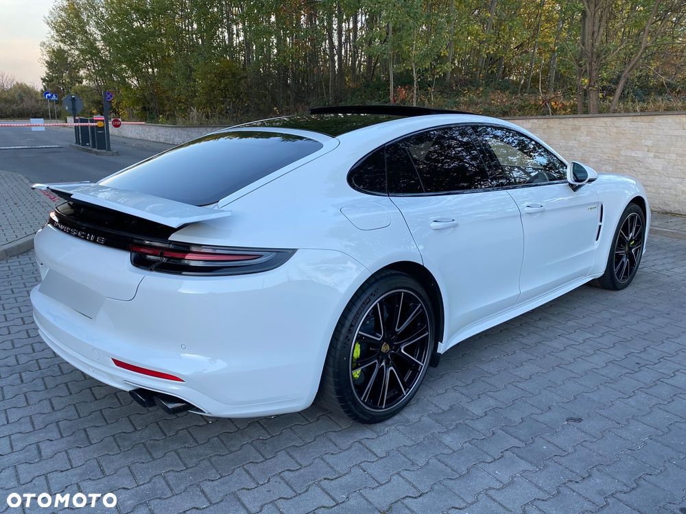Porsche Panamera - 25
