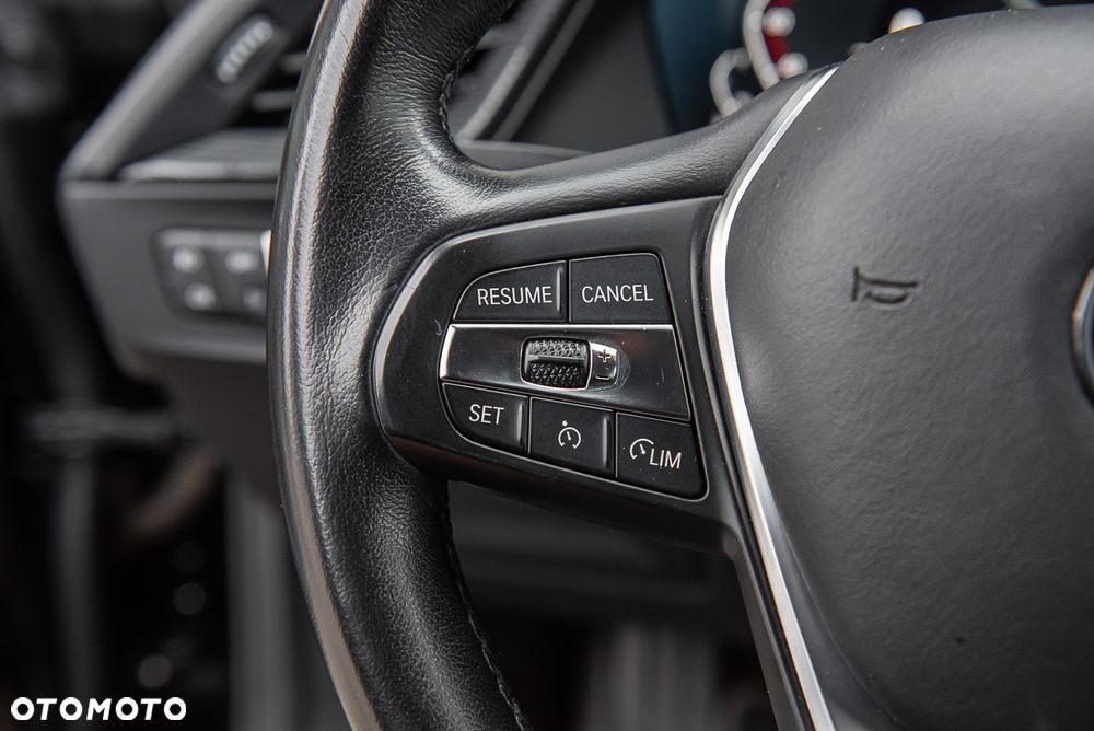 BMW Seria 2 218i - 25