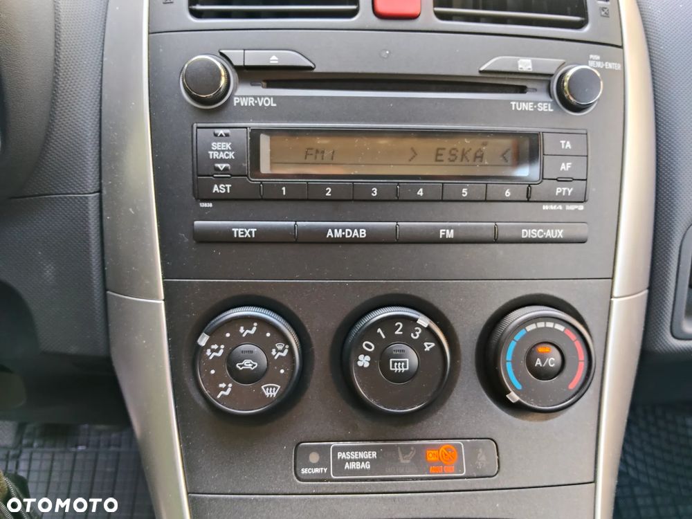 Toyota Auris 1.33 VVT-i - 27