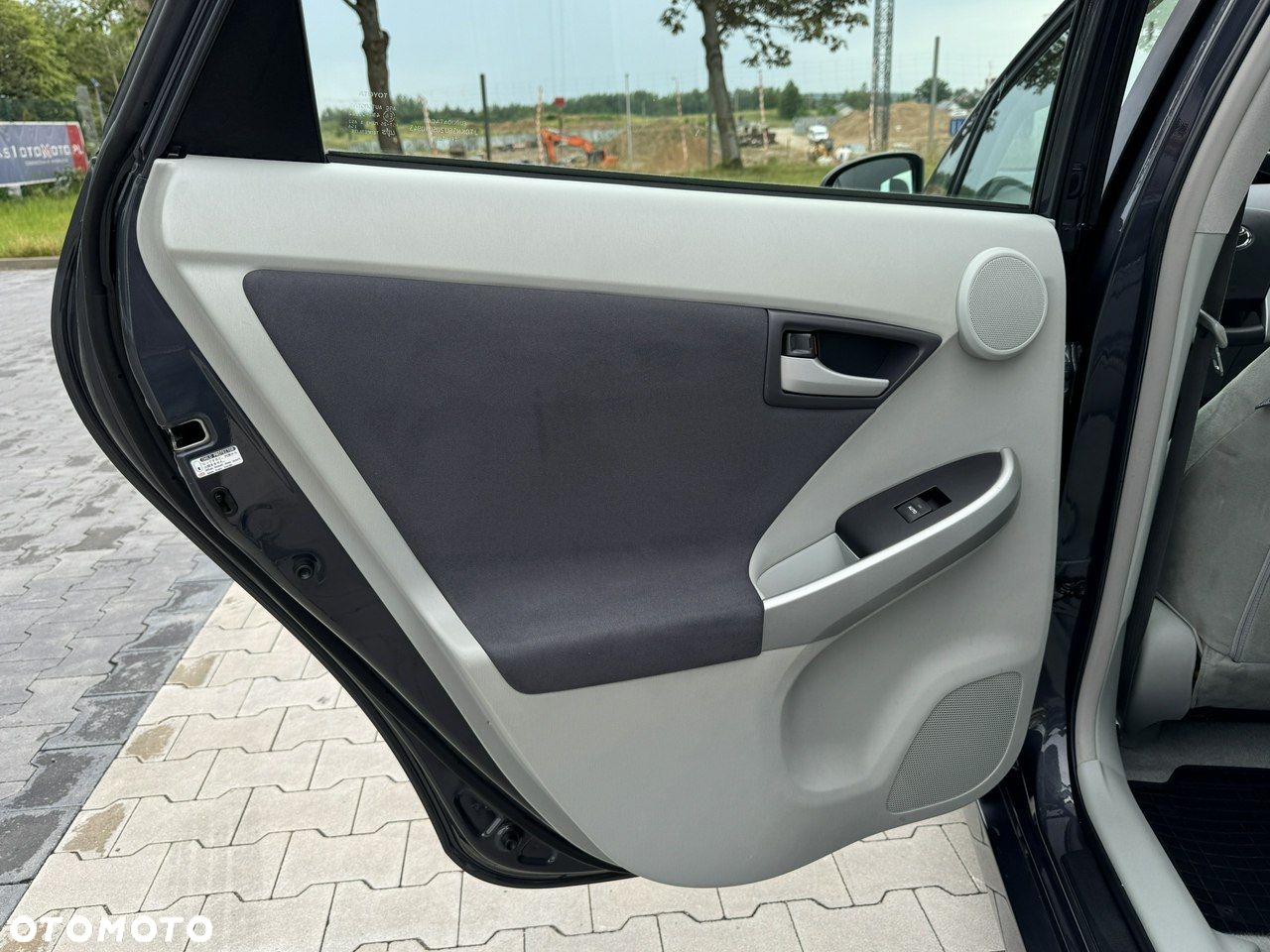 Toyota Prius 1.8 HSD Premium - 30
