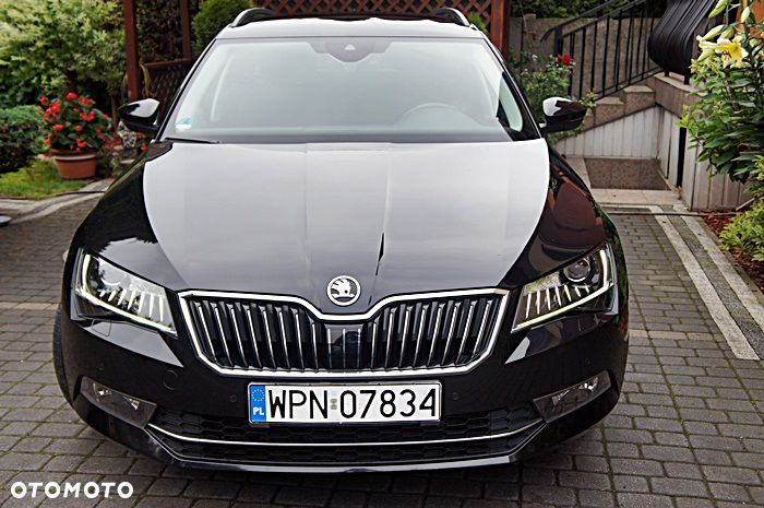 Skoda Superb 2.0 TDI DSG Sportline - 10