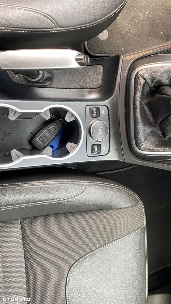 Ford Kuga 2.0 TDCi 2x4 Titanium - 12