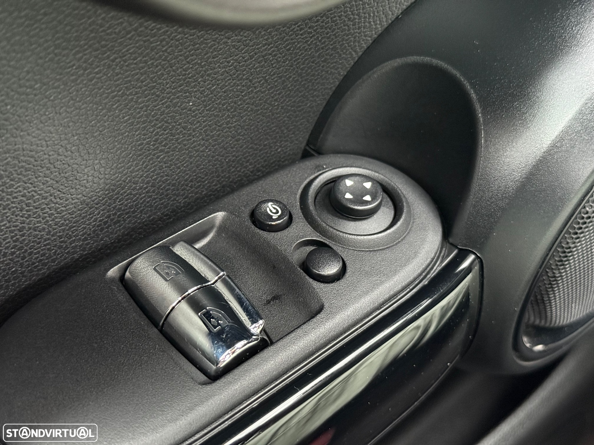 MINI 3 Portas John Cooper Works - 29