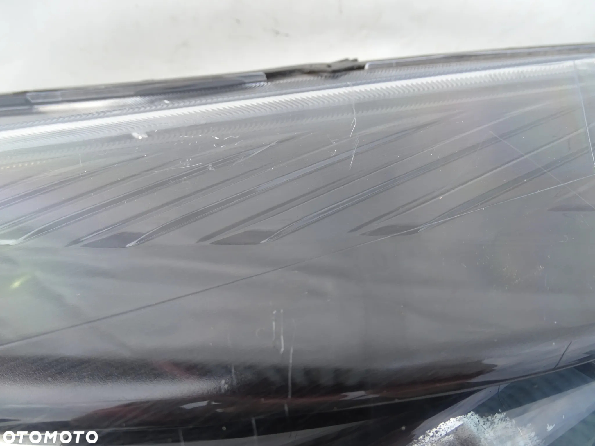 LAMPA LEWA PRAWA PRZÓD PRZEDNIA  FORD KUGA MK2 90156447 90156445 F-VAT - 12