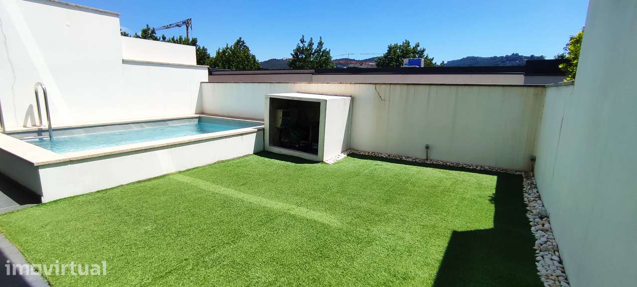 Moradia em banda T4, Rua do Fontão, Gualtar com Piscina e Jardim - Grande imagem: 5/33