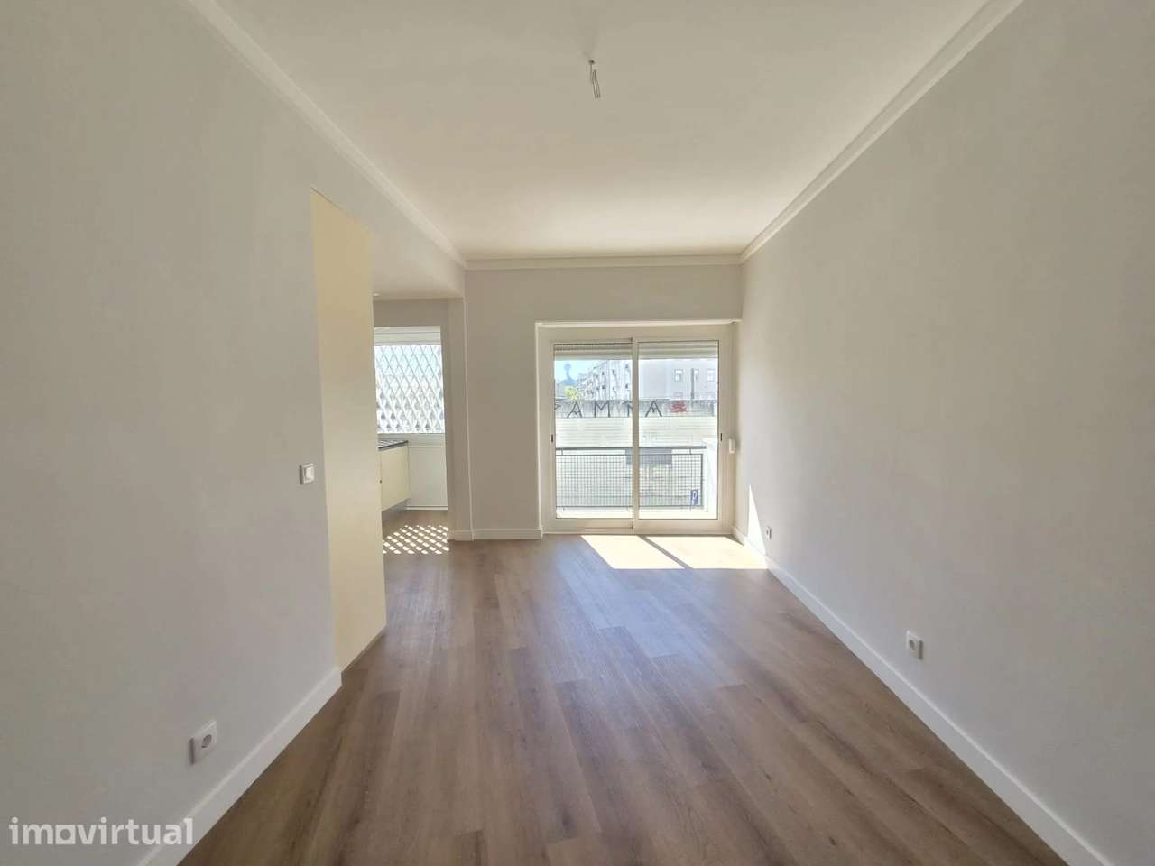 Apartamento T5 com elevador e varanda em Entrecampos - Grande imagem: 5/14