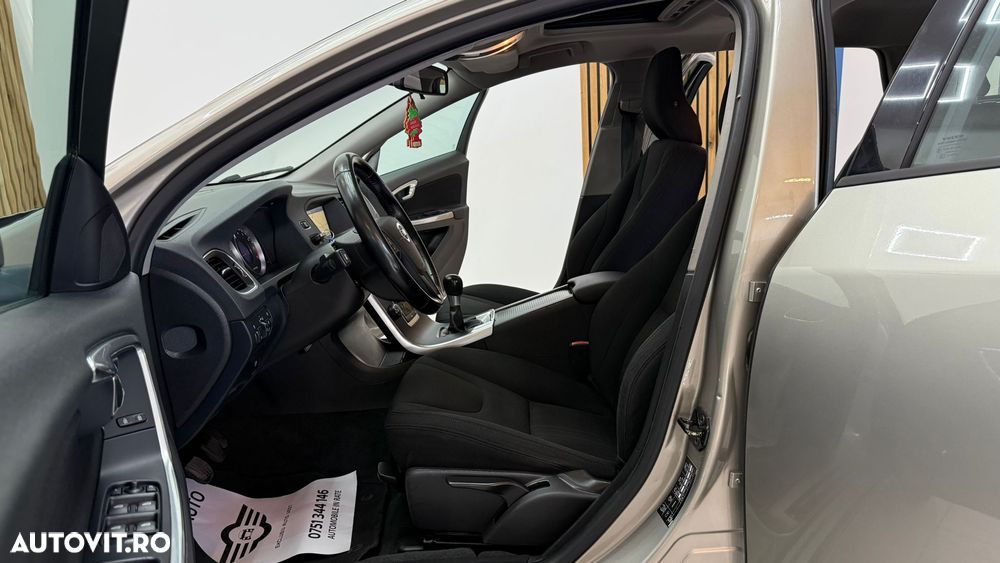 Volvo V60 T3 Kinetic - 14