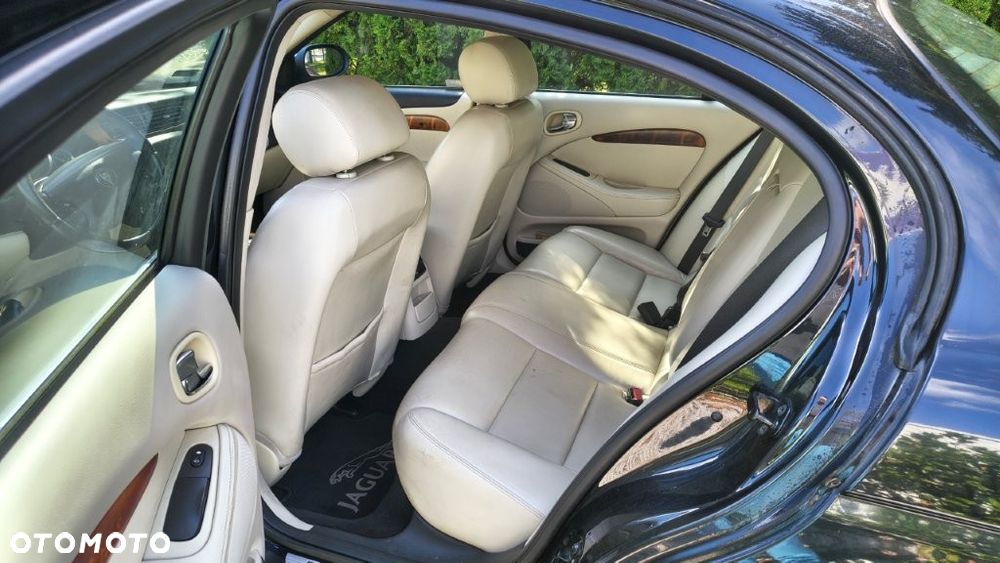 Jaguar S-Type - 2