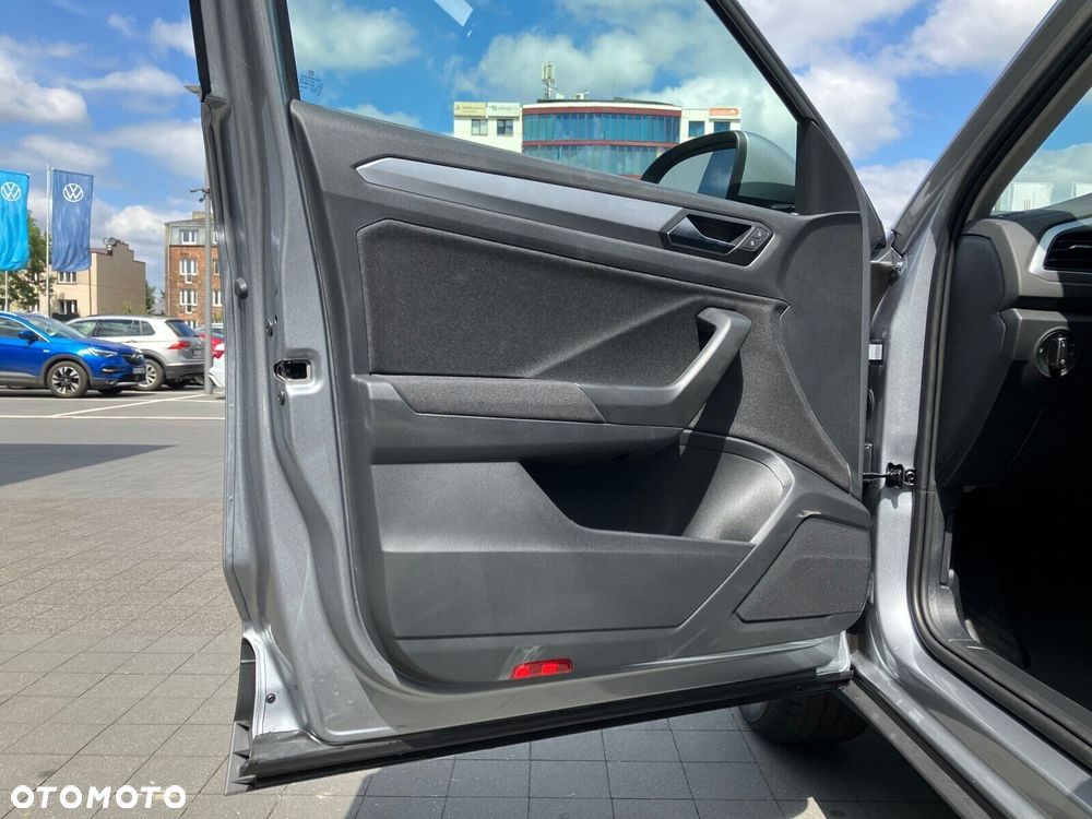 Volkswagen T-Roc - 12