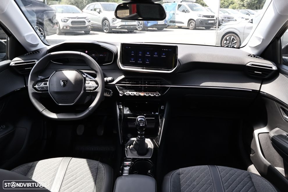 Peugeot 208 1.2 PureTech Allure - 19