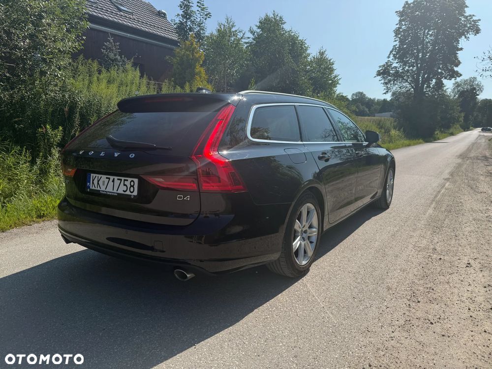 Volvo V90 D4 Momentum - 5