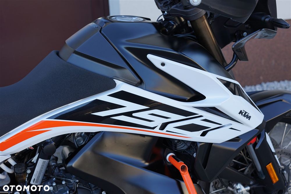KTM Adventure - 11