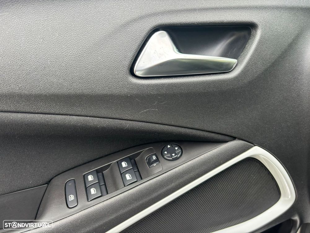 Opel Crossland X 1.2 T 2020 - 19