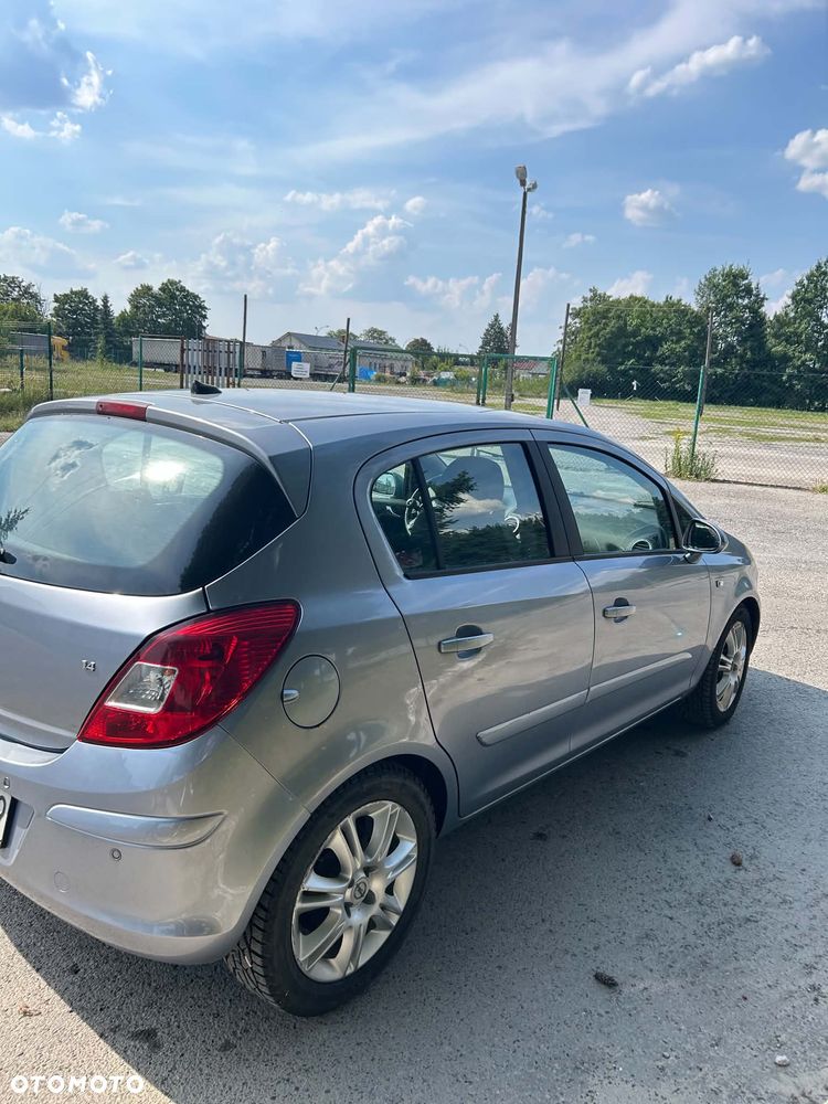 Opel Corsa 1.4 16V Cosmo - 6