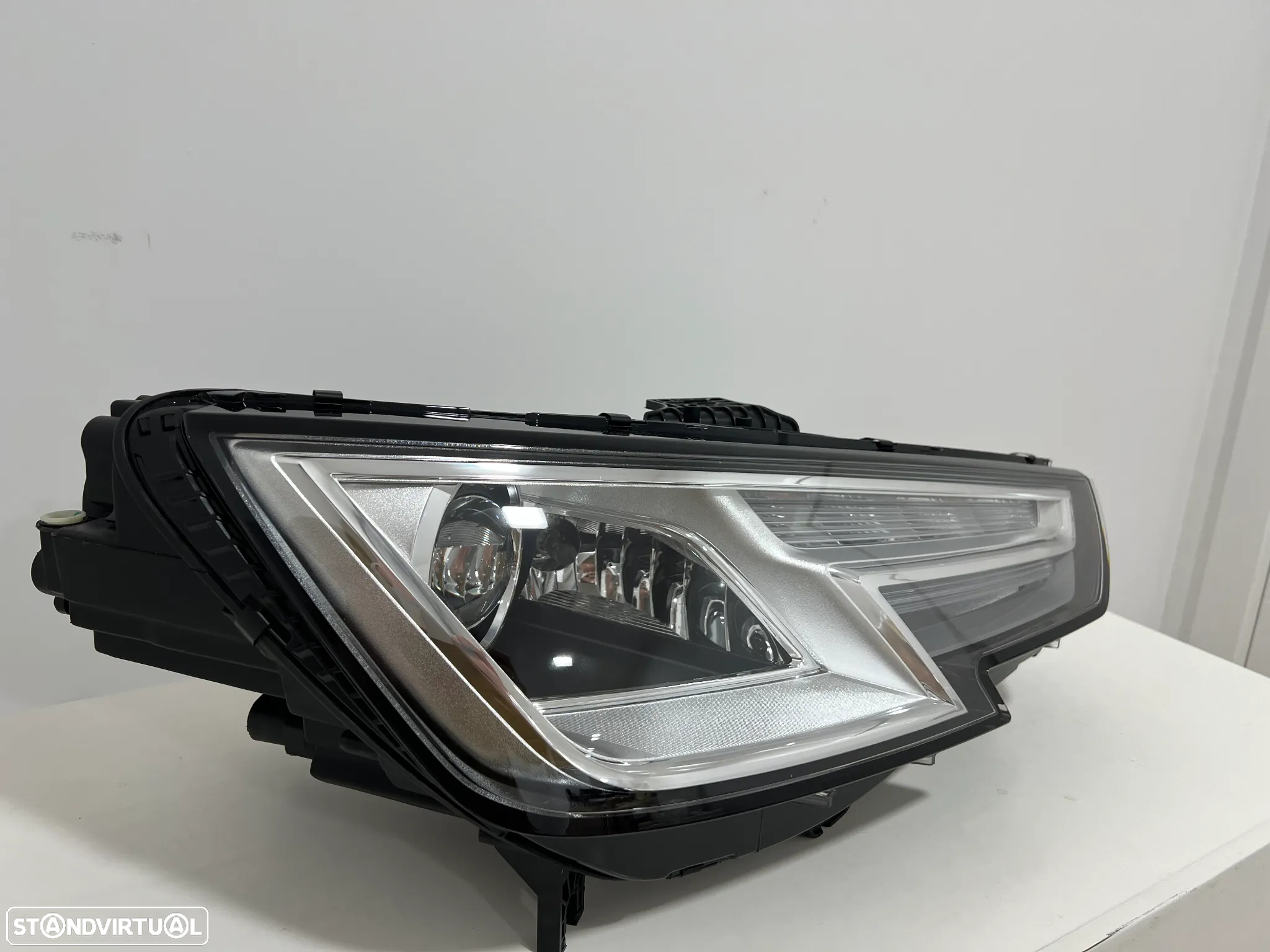 Farol Otica Original Audi A4 B9 Xenon lado Direito - 2