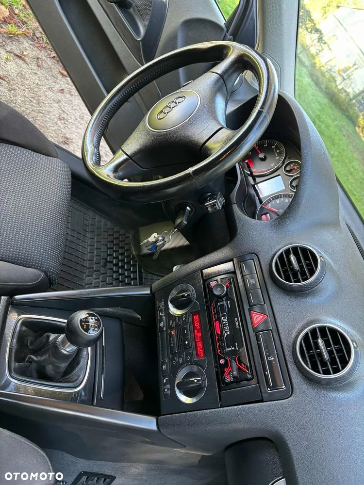 Audi A3 1.6 Ambiente - 8